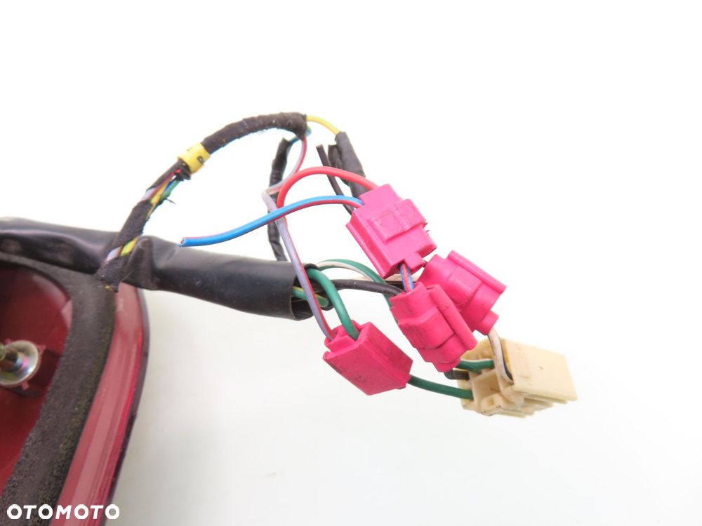 LAMPA PRAWA TYLNA TOYOTA RAV 4 II LIFT - 2