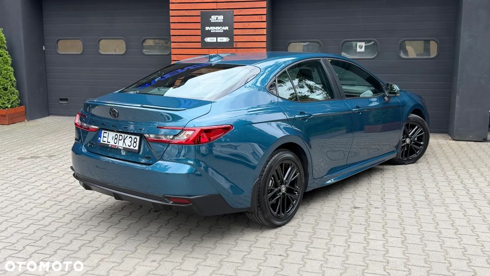 Toyota Camry - 12