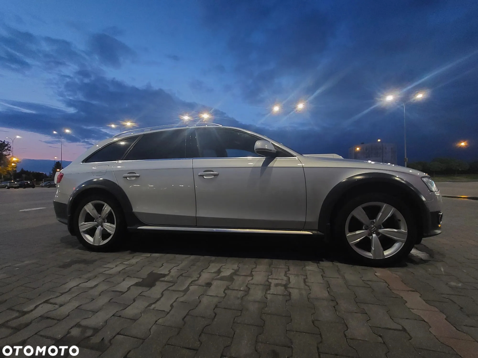 Audi A4 Allroad quattro 2.0 TDI DPF S tronic - 4
