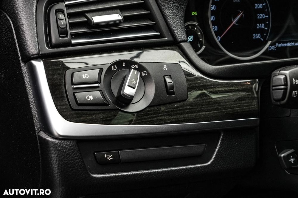 BMW Seria 5 530d AT - 27