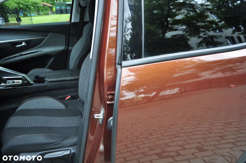 Peugeot 3008 1.6 BlueHDi Allure S&S EAT6 - 7