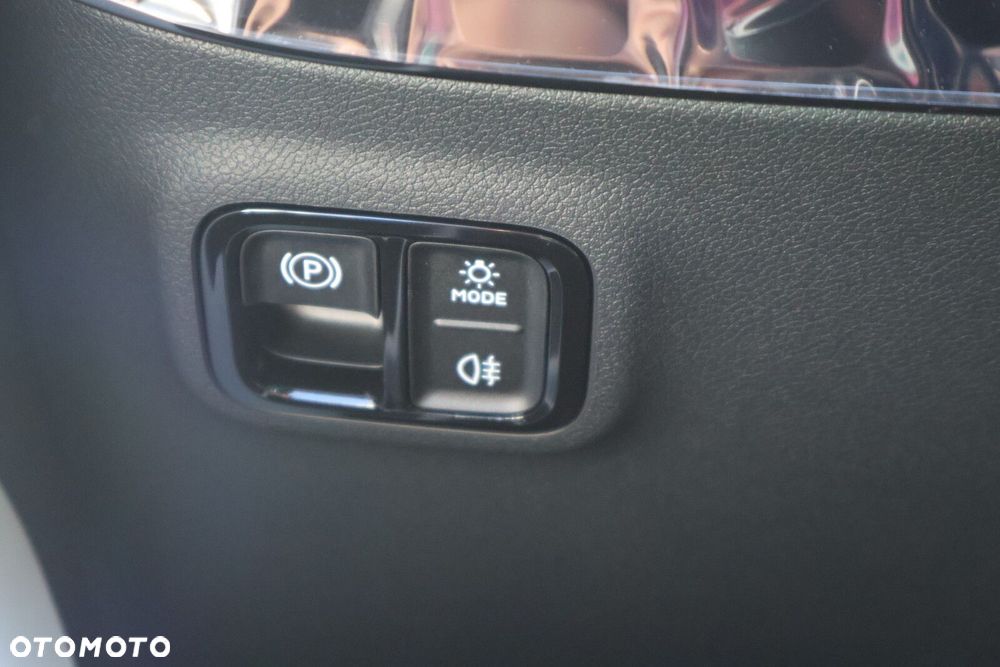 Mercedes-Benz CLA - 23