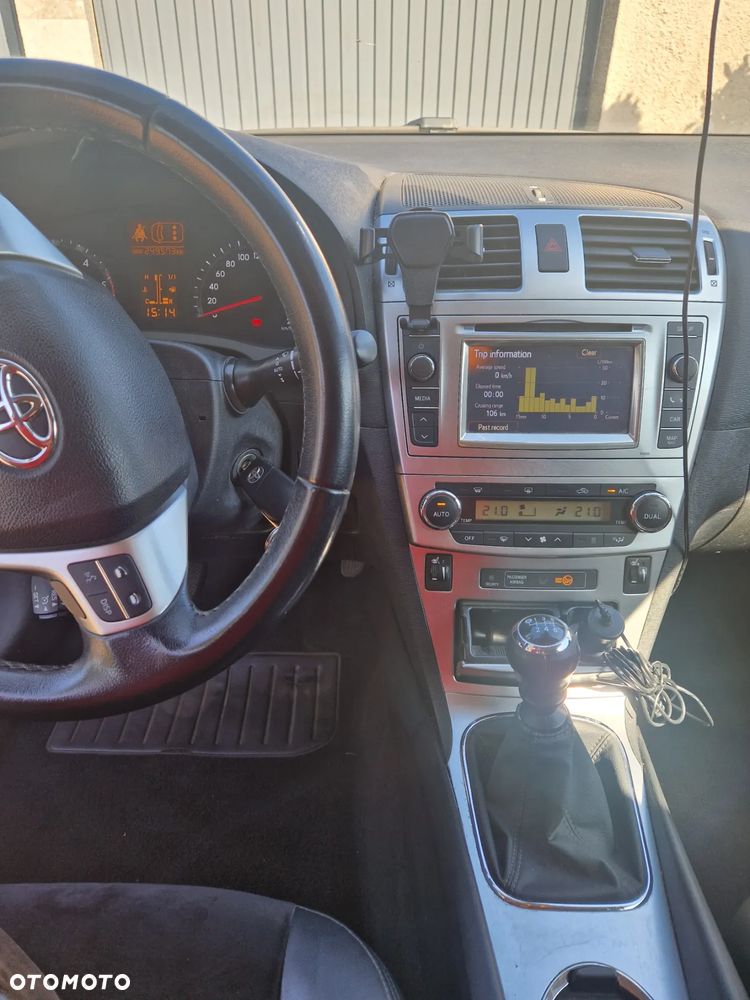 Toyota Avensis 2.0 D-4D Premium - 6