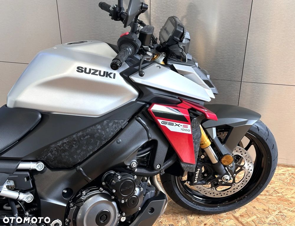 Suzuki GSX - 7