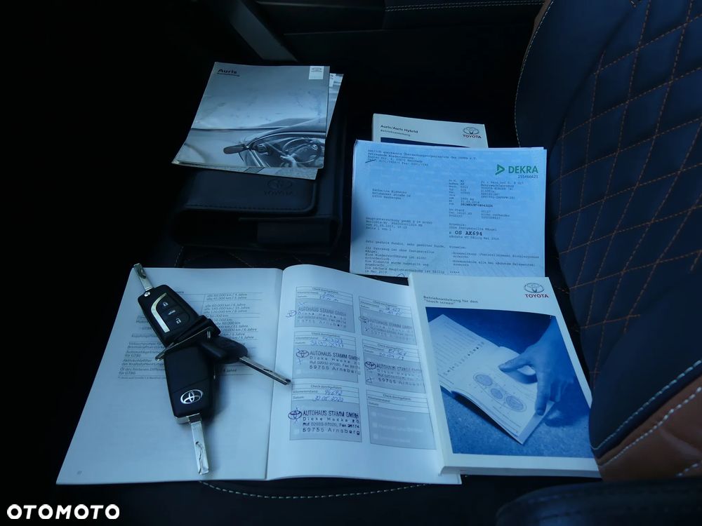 Toyota Auris 1.6 Prestige - 16