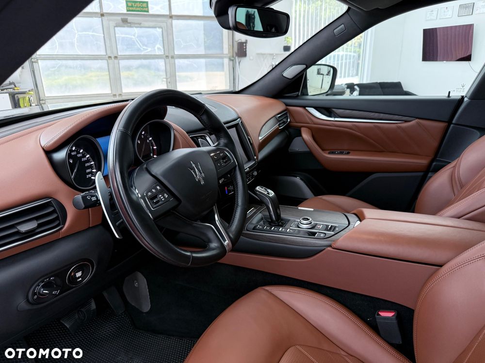 Maserati Levante Q4 GranLusso - 17