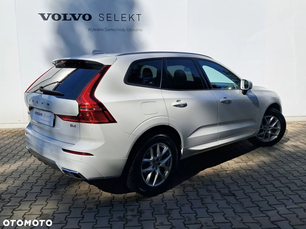 Volvo XC 60 B4 B Momentum - 9