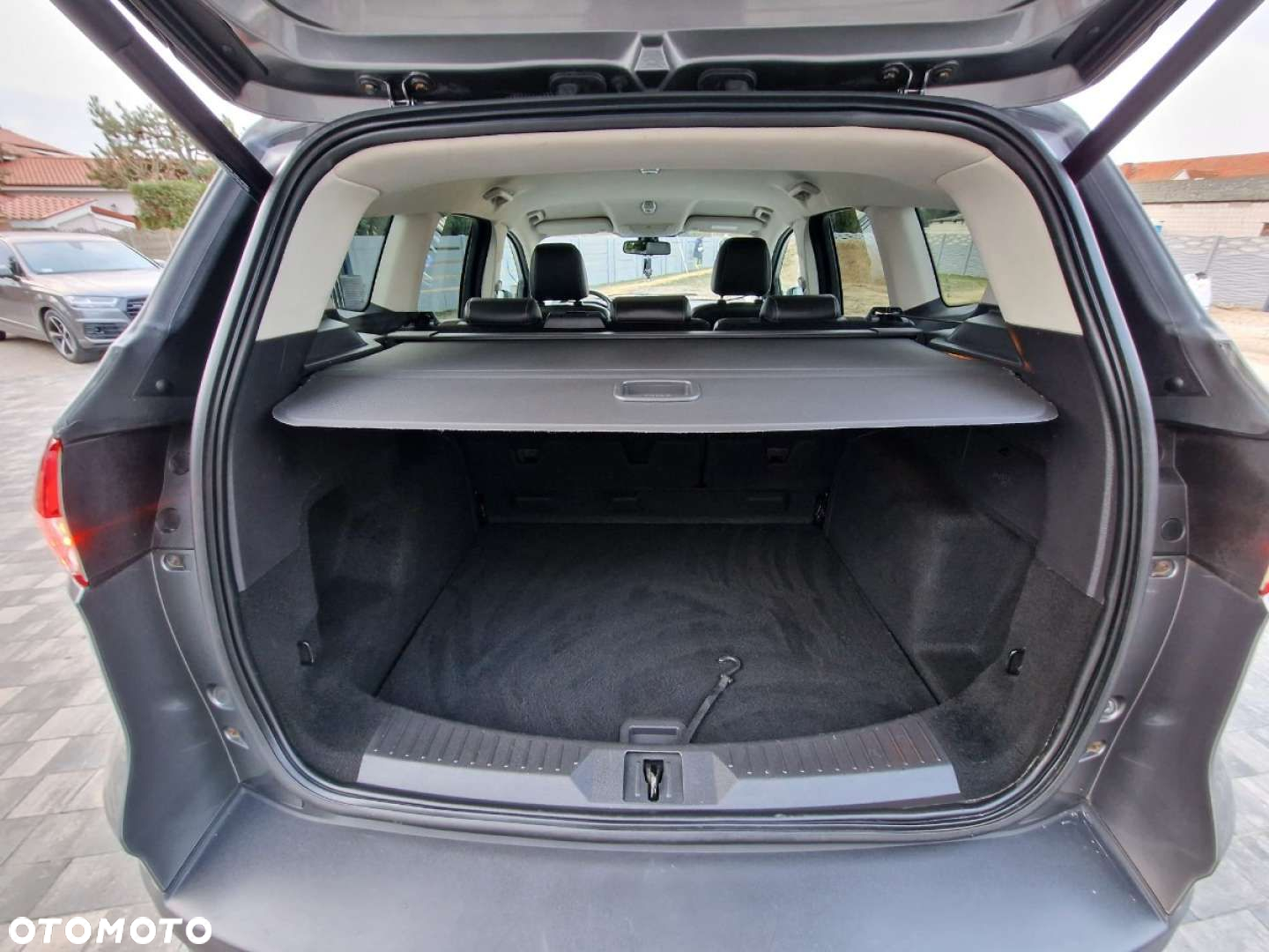 Ford Kuga - 31
