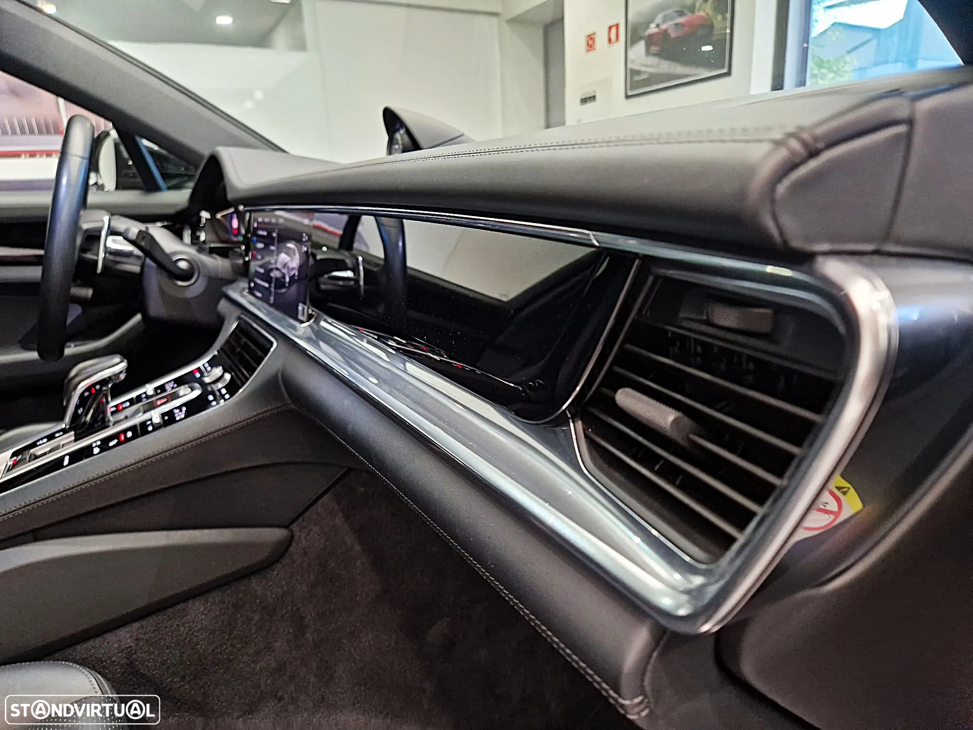 Porsche Panamera 4 E-Hybrid - 30