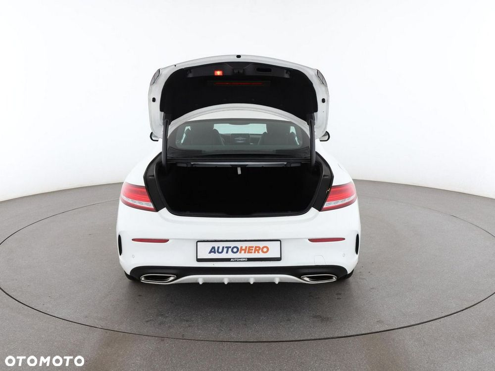Mercedes-Benz Klasa C 200 9G-TRONIC AMG Line - 20