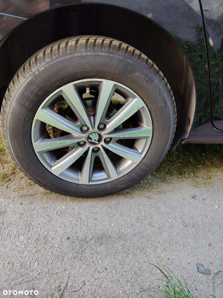 Skoda RAPID 1.2 TSI Active - 30