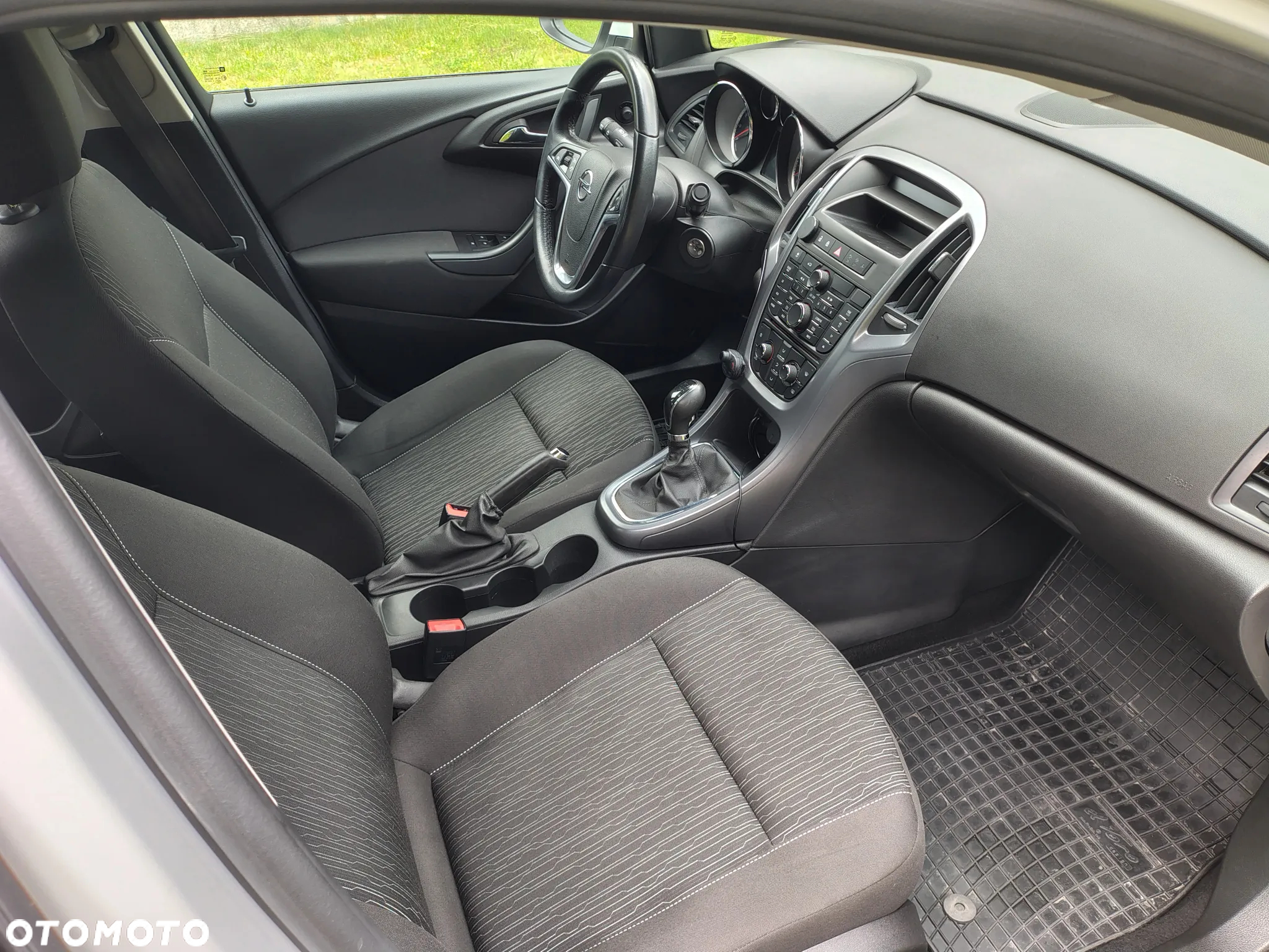 Opel Astra IV 1.4 T EU6 - 12