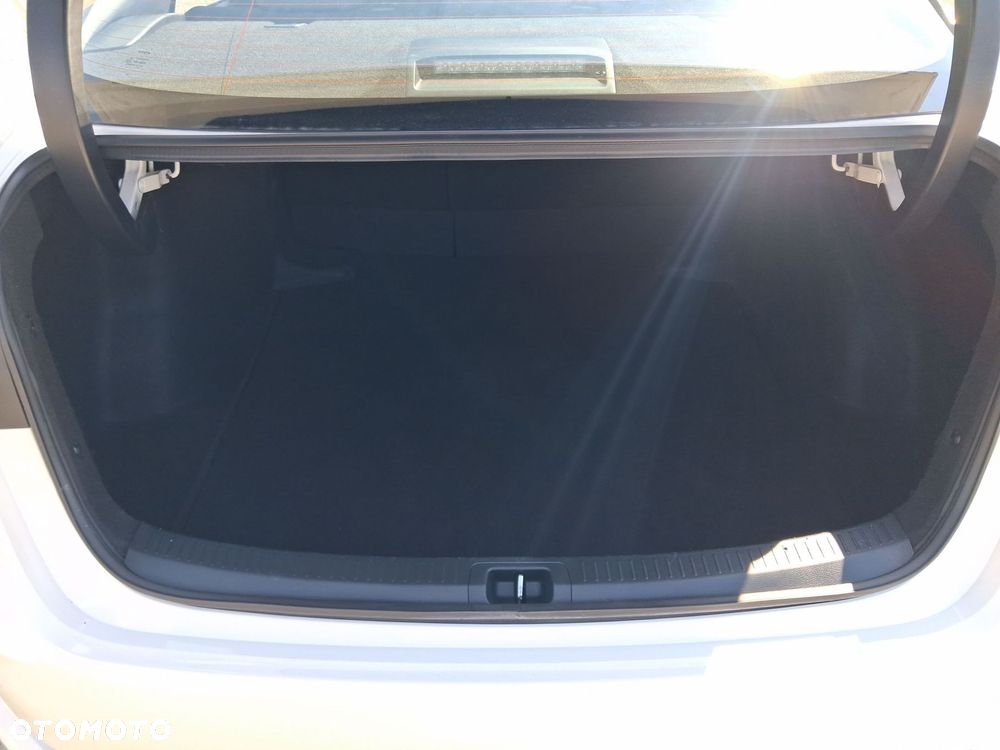Toyota Corolla 1.8 Hybrid Active - 12