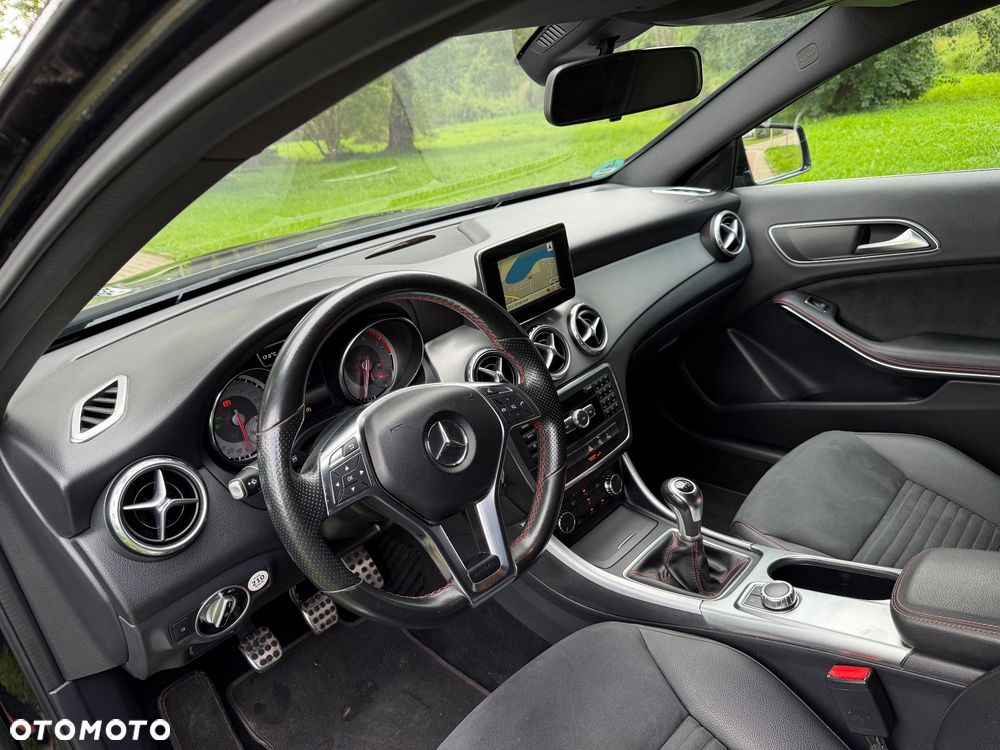 Mercedes-Benz GLA - 13