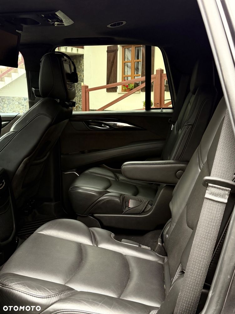 Cadillac Escalade - 21
