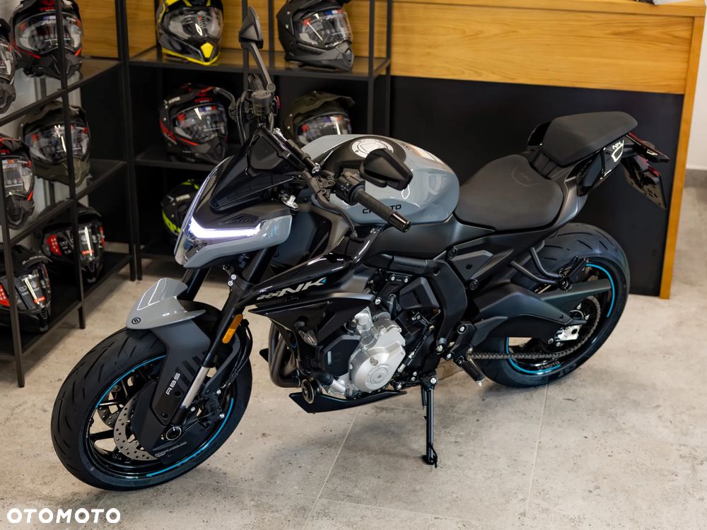 CFMoto NK - 4
