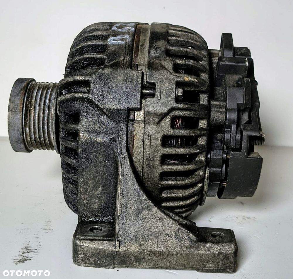 ALTERNATOR Volvo S60 I V70 II 2.4 D5, 30667788 - 3