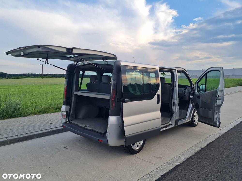 Renault Trafic Passenger Expression - 11