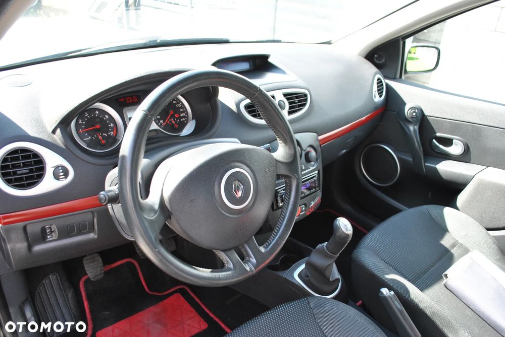 Renault Clio 1.2 16V Ripcurl - 17
