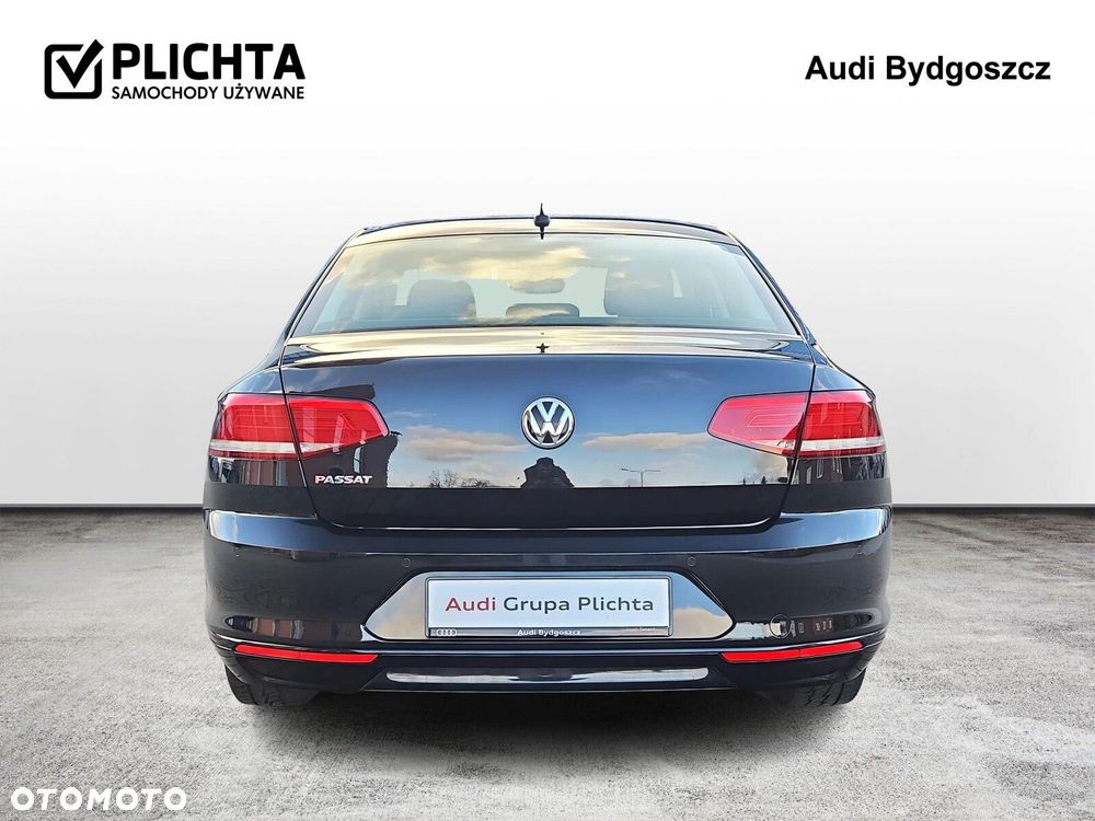 Volkswagen Passat - 4