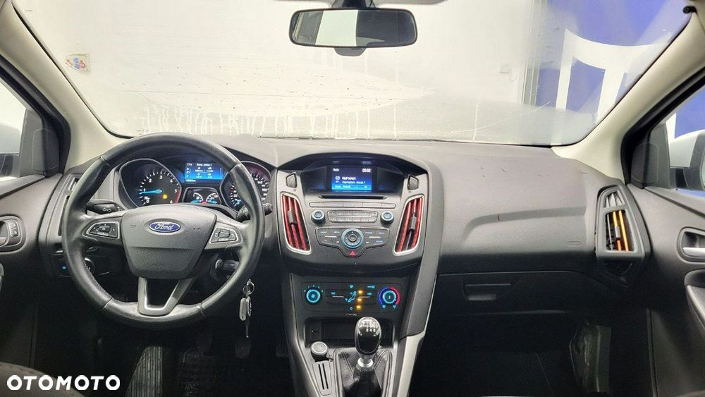 Ford Focus - 17