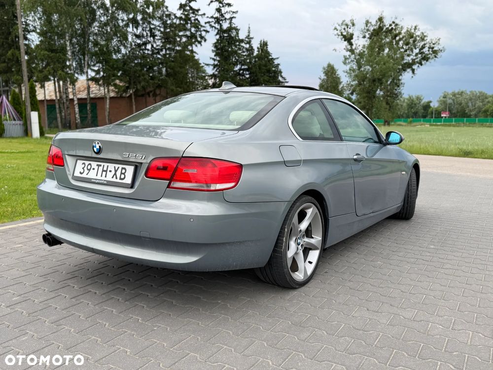 BMW Seria 3 325i - 6
