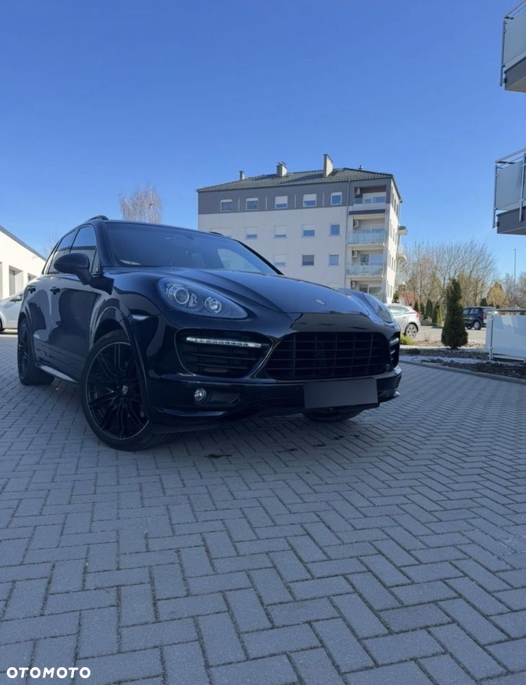Porsche Cayenne - 1