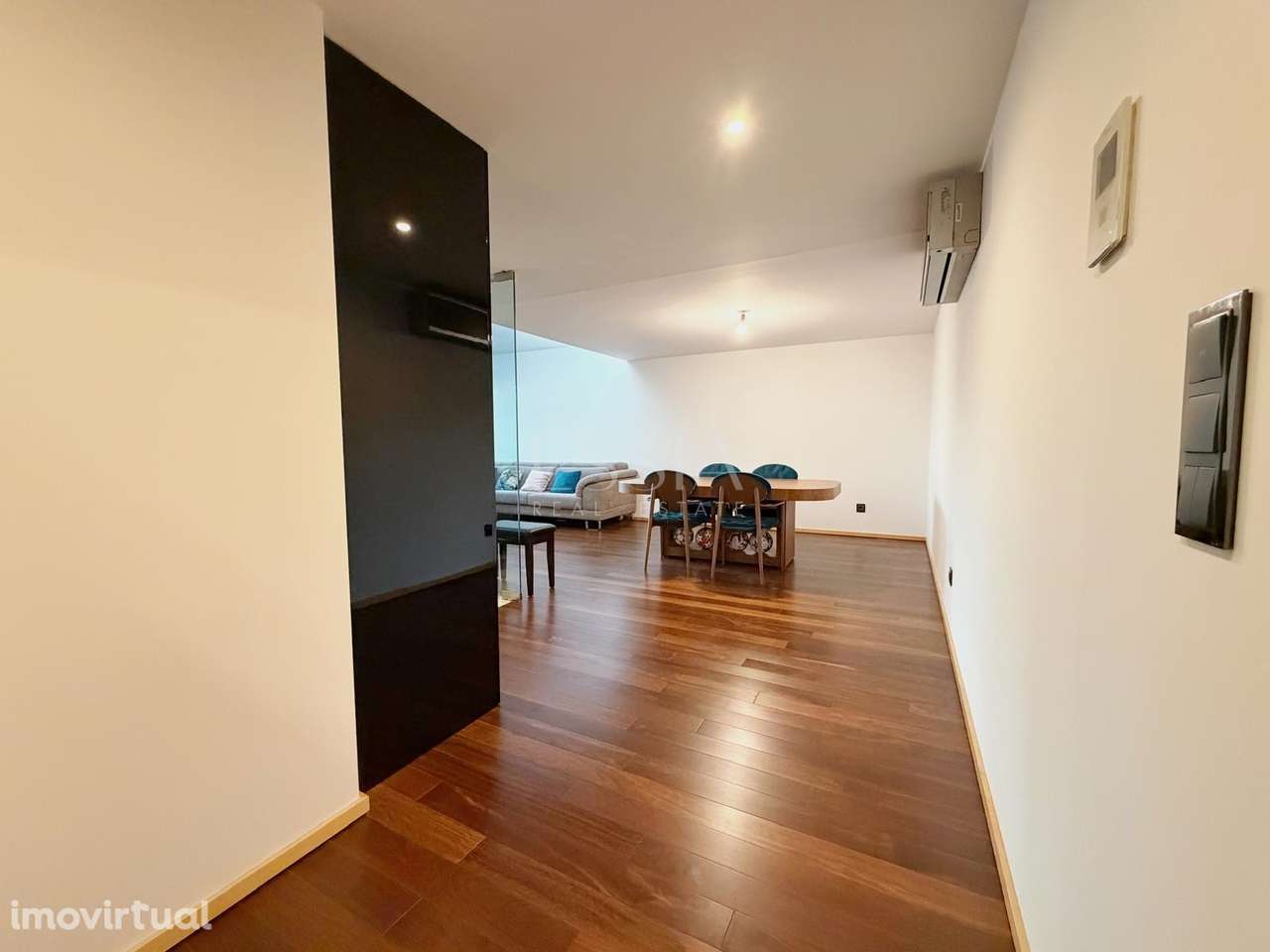 Apartamento T2 nas Antas com Varanda e Garagem - Grande imagem: 4/23