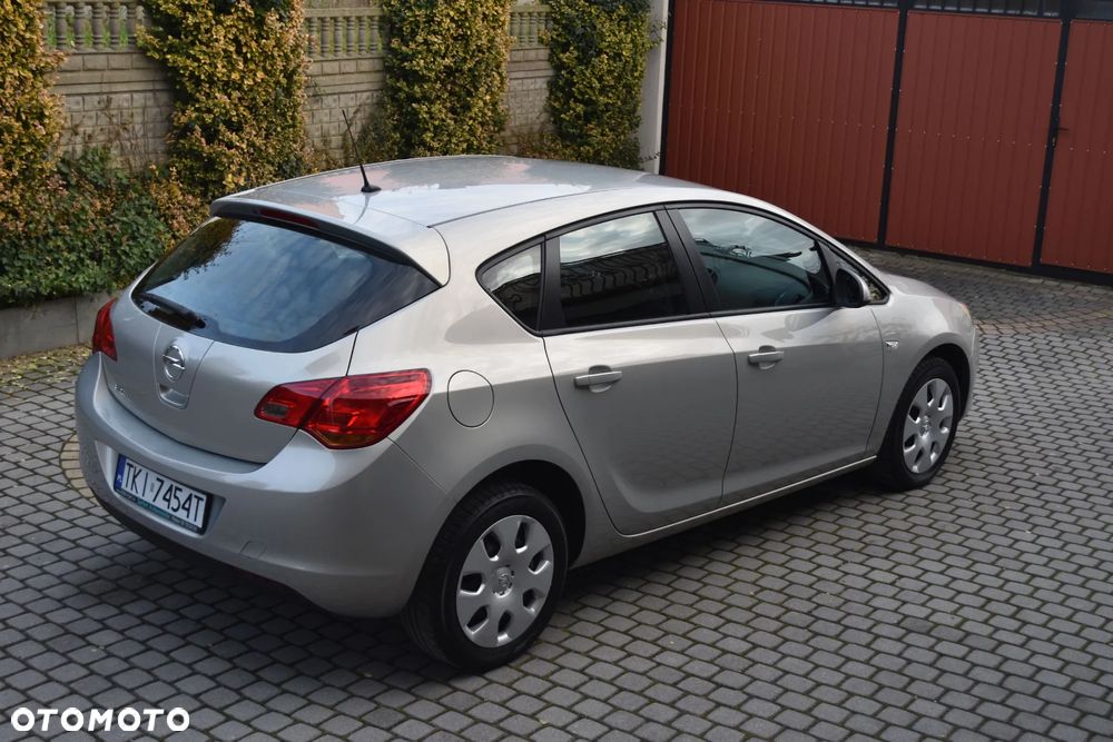 Opel Astra - 13