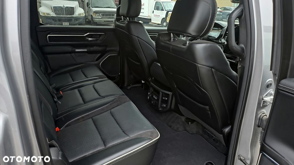 RAM 1500 Crew Cab Shortbed Laramie - 17