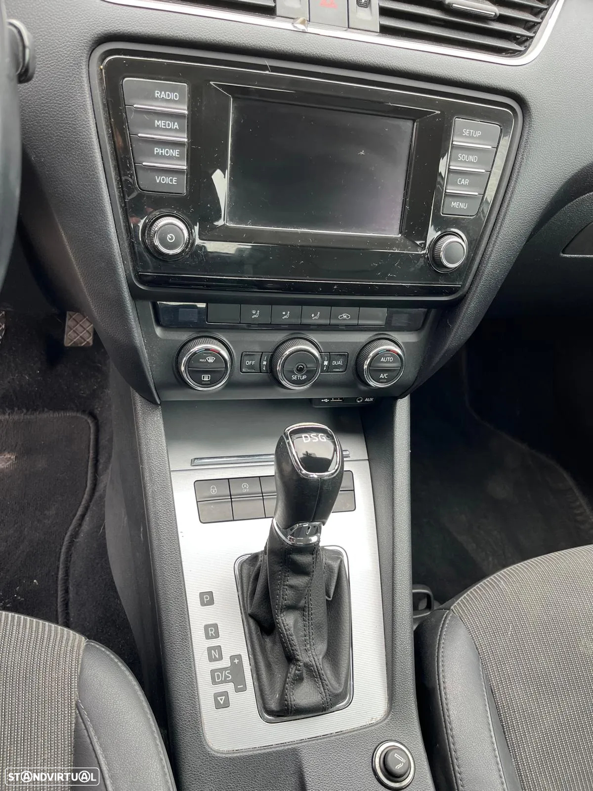Skoda Octavia 2.0 TDI Elegance DSG - 6