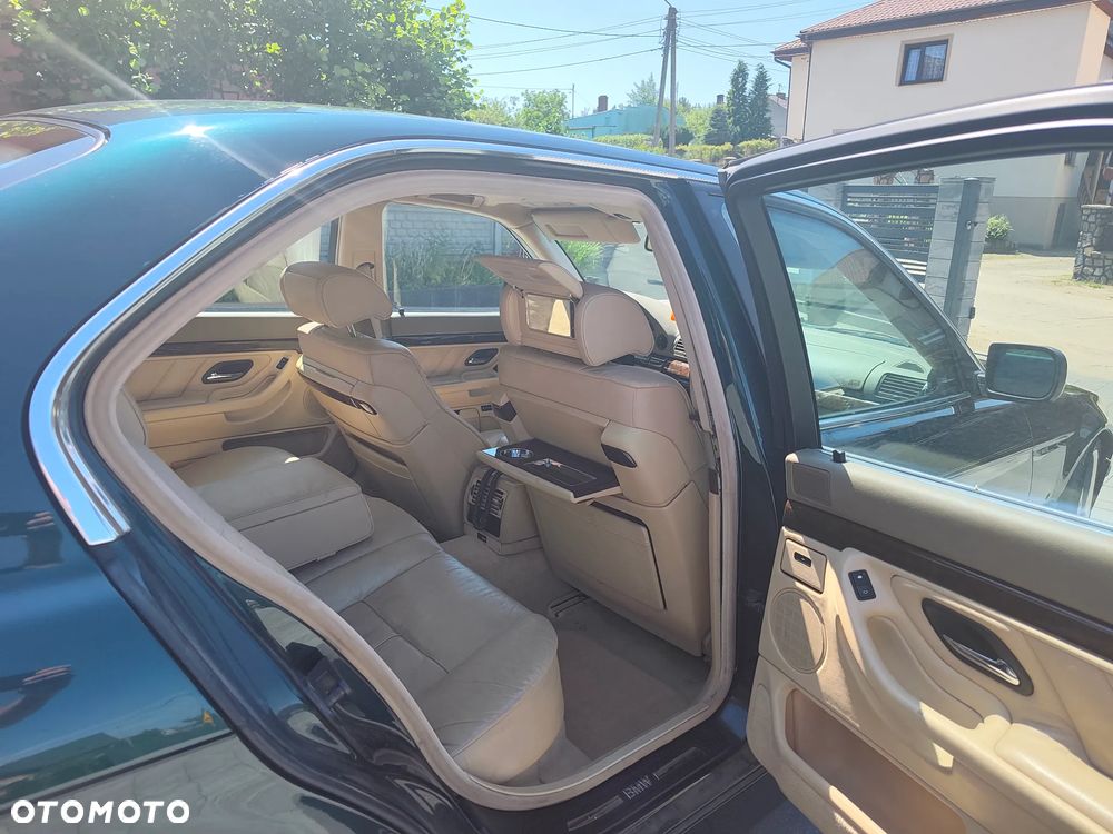 BMW Seria 7 740i - 17