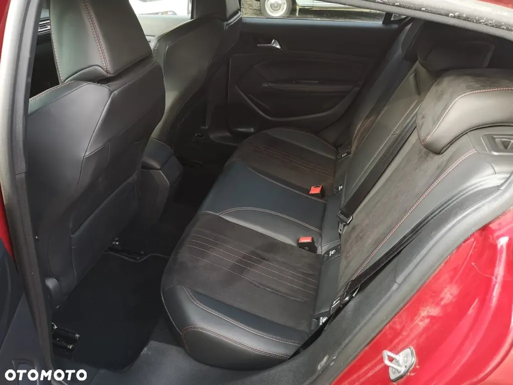 Peugeot 308 1.6 e-THP GTi by Sport S&S - 21