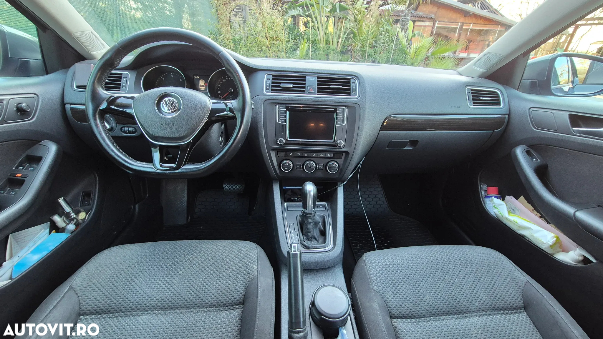 Volkswagen Jetta 2.0 TDI DSG Comfortline - 5