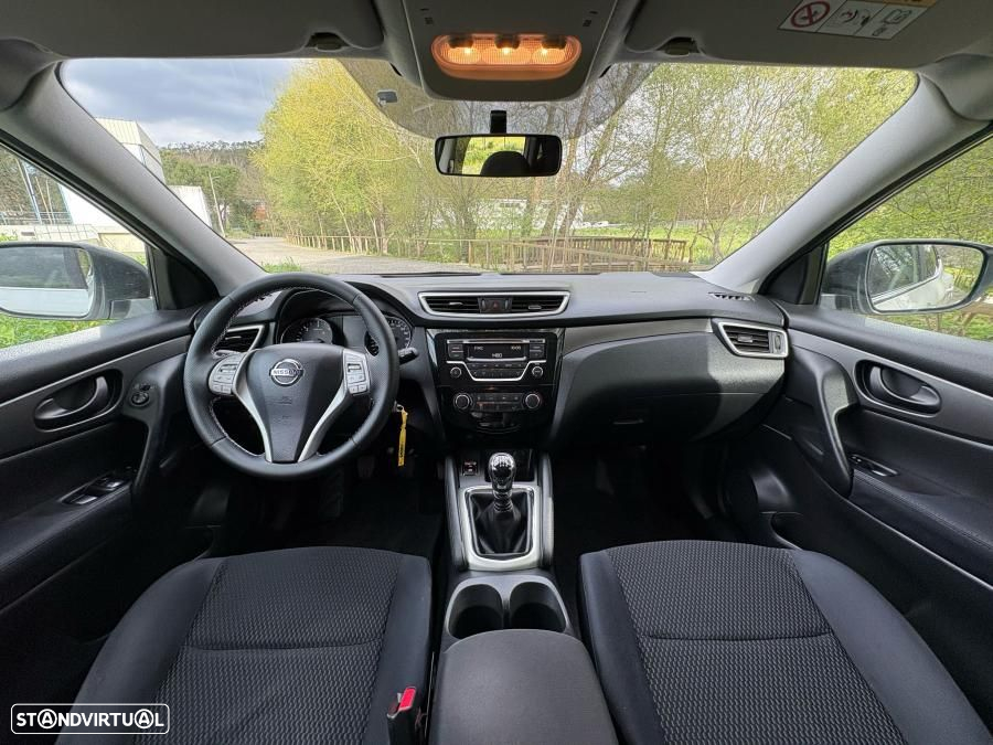 Nissan Qashqai 1.5 dCi Tekna Premium 17 - 25