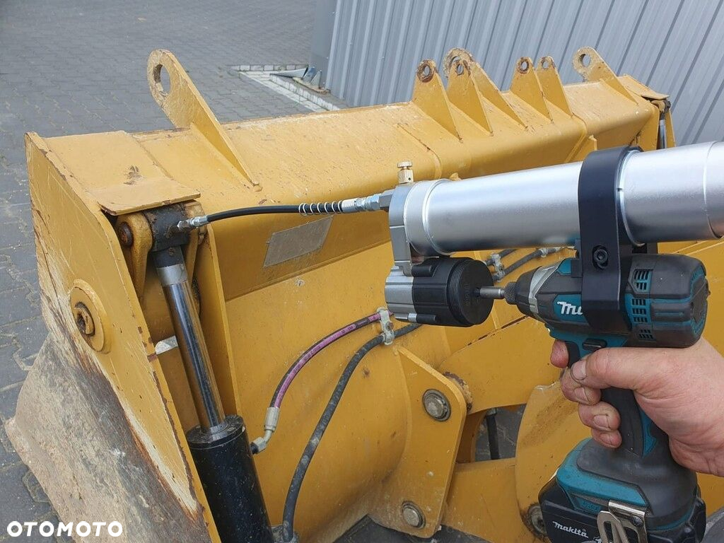 SMAROWNICA TAWOTNICA ALUMINIOWA NA WKRĘTARKĘ WIERTARKĘ PRZYSTAWKA BJC - 3