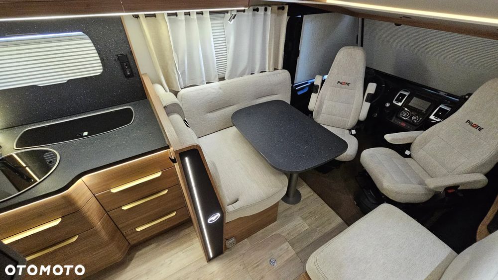 PILOTE ESSENTIEL, model G740 C - 24