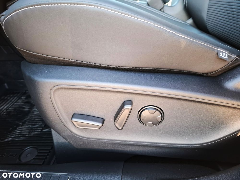 Ford Kuga 2.5 FHEV AWD Sound Edition eCVT - 17
