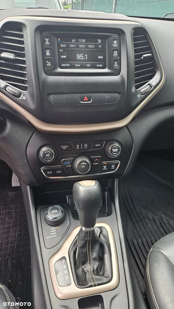 Jeep Cherokee - 11