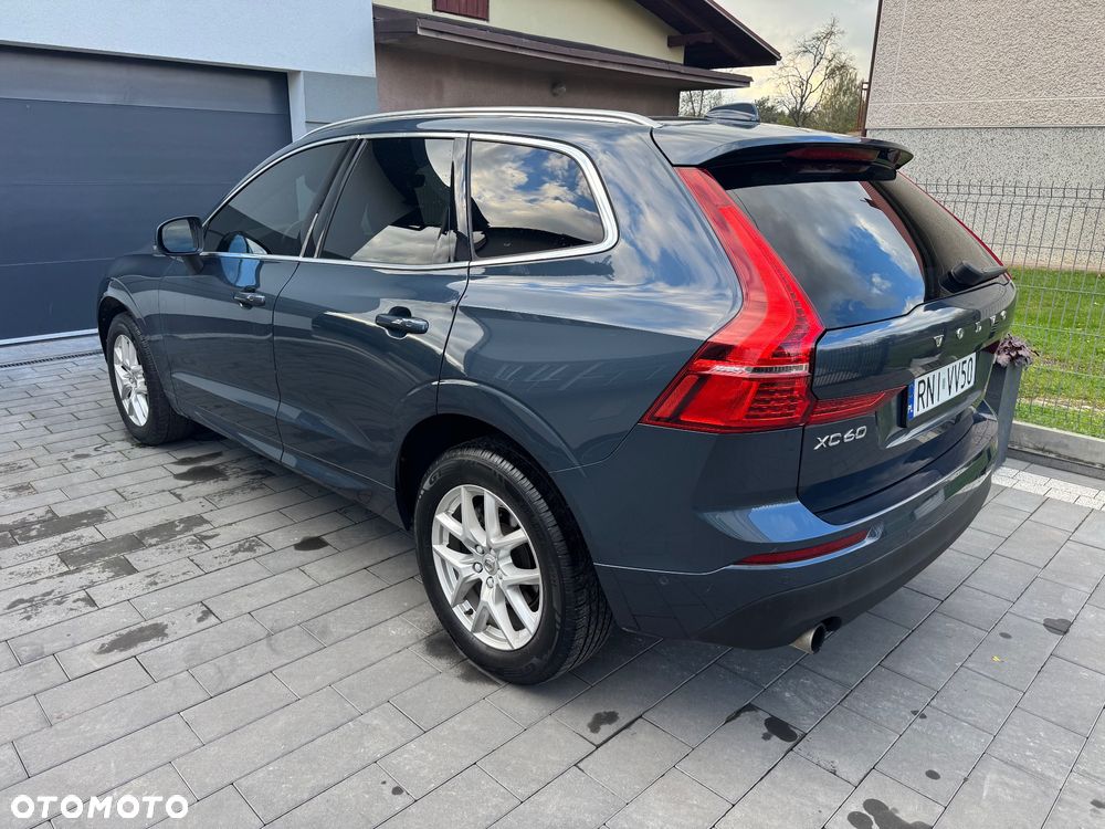 Volvo XC 60 T5 Momentum Pro - 5