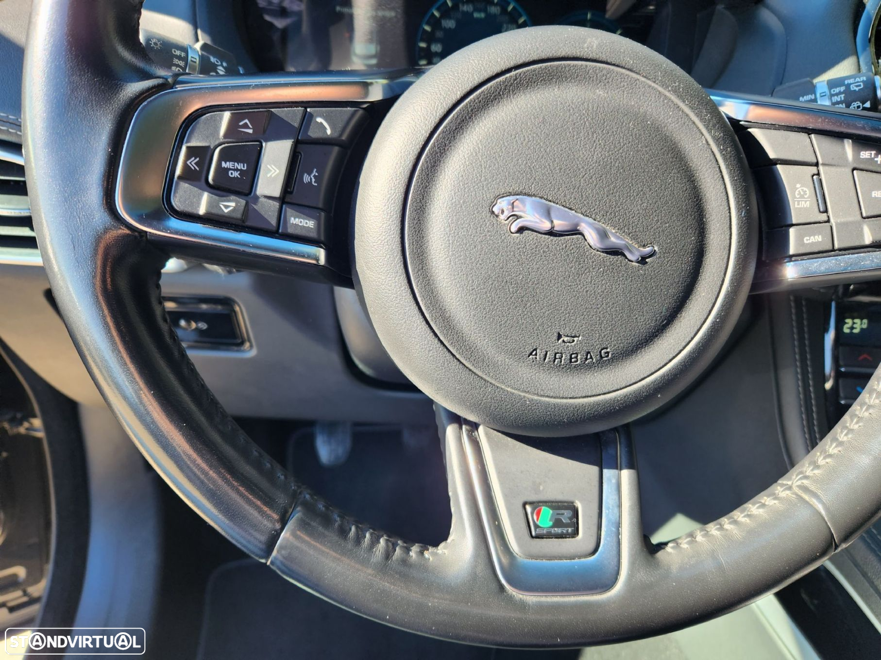 Jaguar F-Pace 2.0 i4D R-Sport - 24