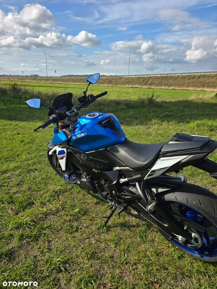 Suzuki GSX 1000 - 9