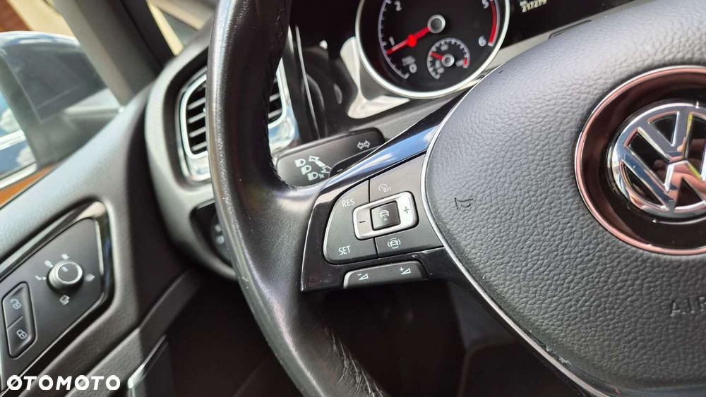 Volkswagen Golf Variant 2.0 TDI SCR DSG Highline - 19