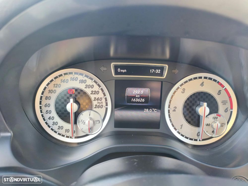Mercedes-Benz A 180 d AMG Line - 12
