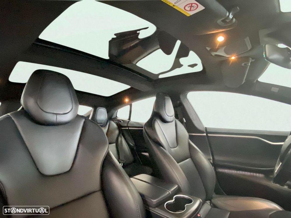 Tesla Model S - 15