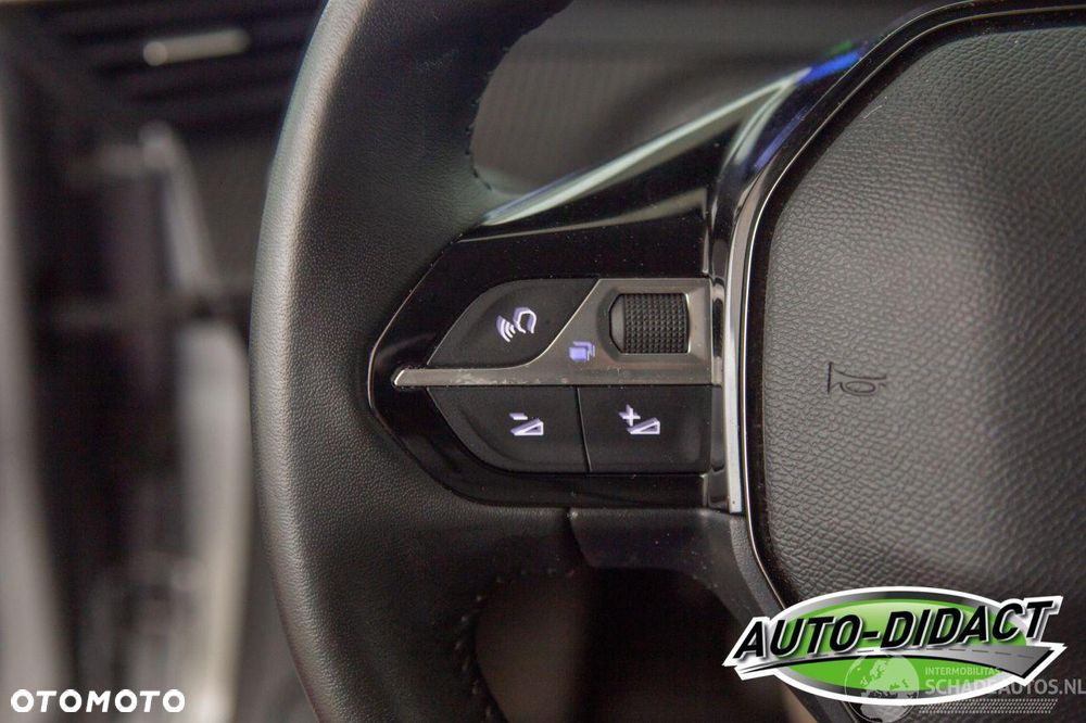 Peugeot 208 Elektromotor 136 Allure Pack - 25