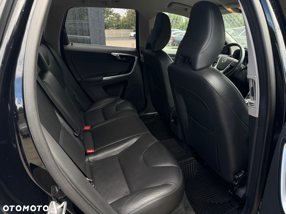 Volvo XC 60 D4 Drive-E Momentum - 24