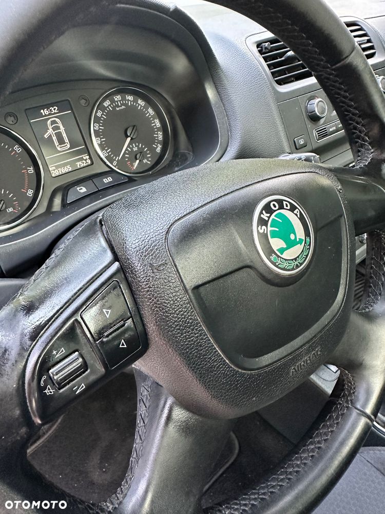 Skoda Roomster 1.2 TSI Elegance PLUS EDITION - 12