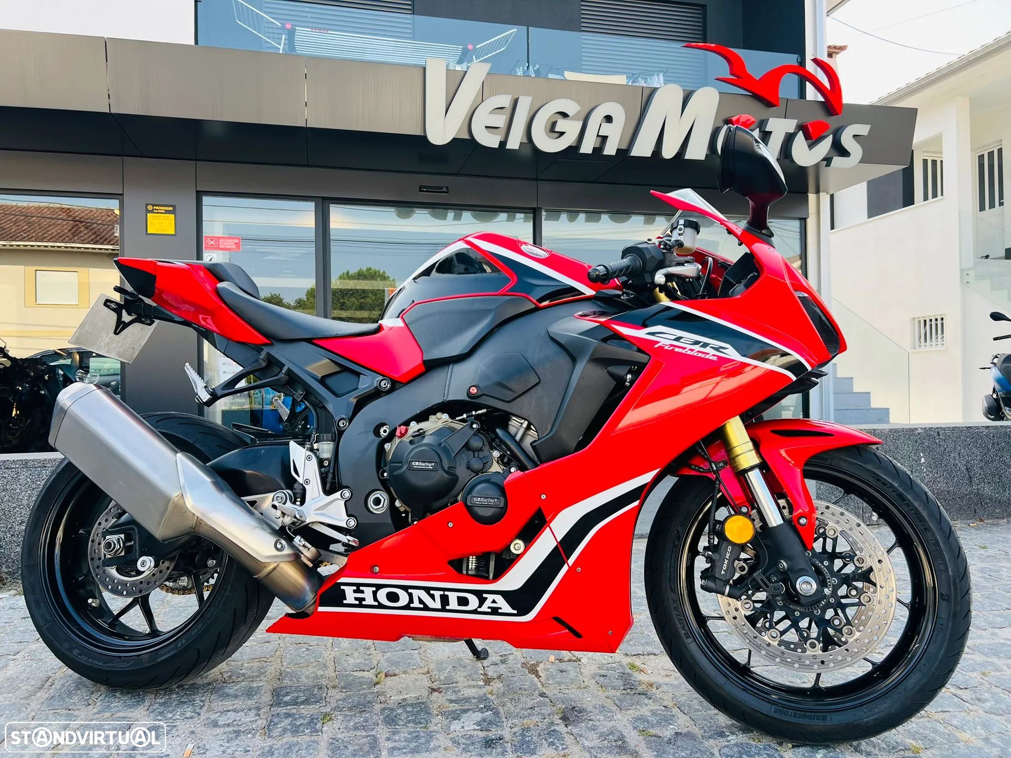 Honda CBR 1000 Fireblade 25th aniversario - 1
