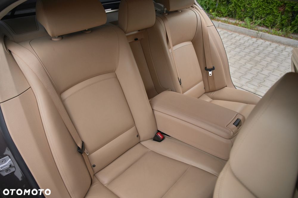BMW Seria 7 750d xDrive Blue Performance Edition Exclusive - 27